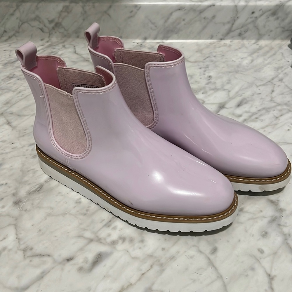 Women's Kensington Waterproof Short Chelsea Boot size 9